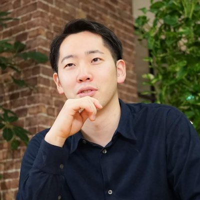 ㍿日本デザイン代表取締役|起業や独立の必須知識を発信|たまに経営マインドもつぶやきます|オンラインスクール事業|起業家やフリーランスを1,000名以上輩出|書籍出版|美大中退→独学で起業→半年で月収150万→法人化→従業員17名|『見るだけでデザインセンスが身につく本』著者