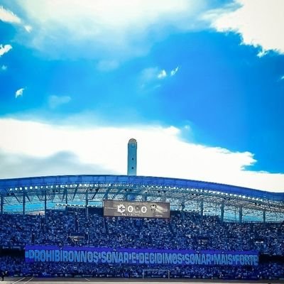 Escribo en azul y blanco desde la distancia. 10 años de vergüenzas y despropósitos. Que se vaian TODOS! Non á Voz!!!!