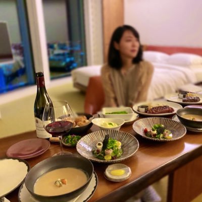 だいたいお肉食べてる🍖🥩🍗大家さんになるためにボロ屋を修理中💸🤑銀行さんに愛されたい🌚🌚🌚 一口馬主と馬券両方🐴国内外株式、SL、仮想通貨、信用、投信、FX、事業…一通りの損切りは経験済。リアルで吐けないお金の話ばっかりしてます🙇‍♀ インプ稼ぎ以外はフォロバ🌋