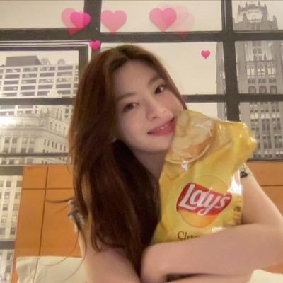 hikadashirun's profile picture. 24/7 hiyyih deprived