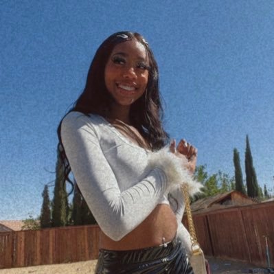 amourdreamss's profile picture. 21+!! NSFW | unblock fee $ 100 | $10 dm fee | no meet's whatsoever