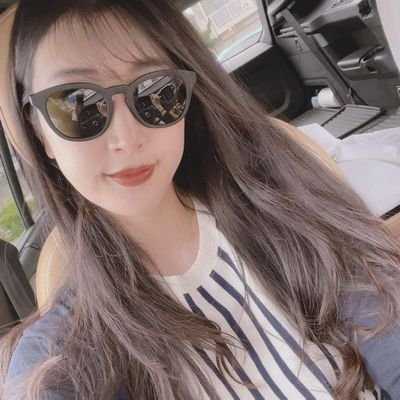 dhsi51's profile picture. 直接友達になって、私は今独身です