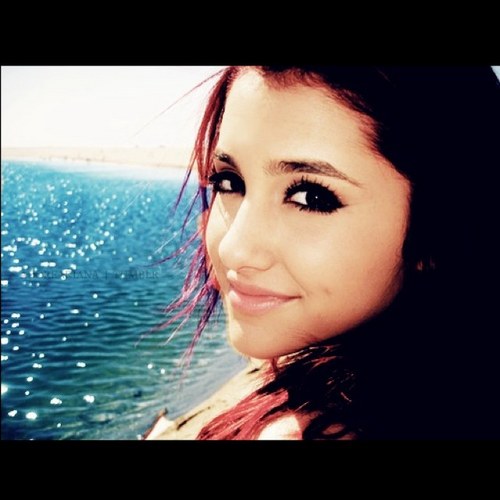 ariannagfaker's profile picture. 