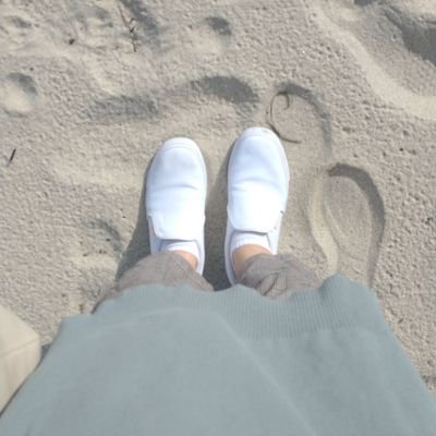 thanku93ym's profile picture. 北陸は魅力に溢れ出て日々キュンとしています。デザインや建築や工芸を生み出す人がとても好きです（観る専門）
欄間が大好き
あとコマツの重機も好き