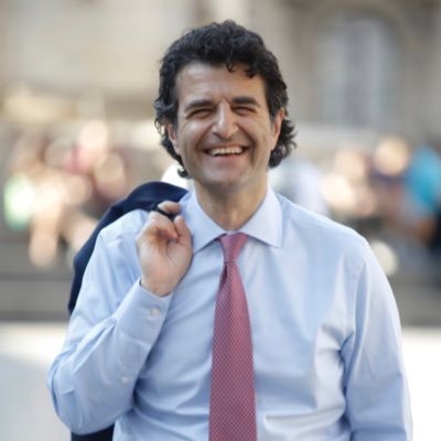 Componente della Direzione nazionale Pd, professore aggregato di Diritto del Lavoro, appassionato di calcio, ciclista.. e padre!