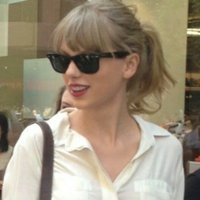 tay (@swiftieaniston) 's Twitter Profile