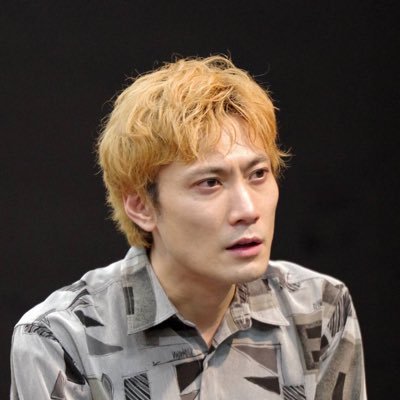 役者。平成25年度文化庁芸術祭新人賞。2021年度岡山市民劇場賞男優賞。第58回紀伊國屋演劇賞個人賞。ブレイクダンス。「#旅立つ家族」「#命どぅ宝」「#紙屋悦子の青春」「#炎の人」「#しゃぼん玉」「#母」「#紙ノ旗」YouTube始めました〜
