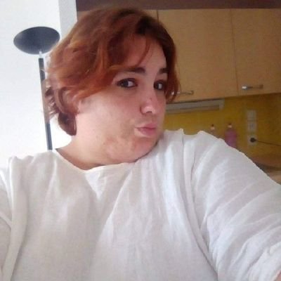 Je suis une fille sérieuse qui aime pas les histoires j'aime être en contact avec tous le mondes mes gentils