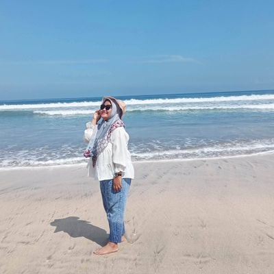 a wife, a mother, a teacher, ig: @aldilaatika