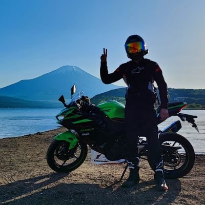 kujoosugitaro's profile picture. 神奈川→宮崎→大阪/ninja400→パニガーレv2s/サラリーマン
ツーリング誘ってくれたら喜んですっ飛んでいきます/若干コーヒー垢な気もする