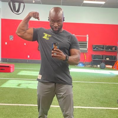 Personal Trainer, all around fitness enthusiasts. #mybodyisatemple