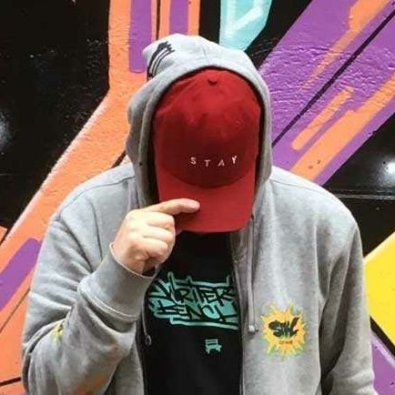 Graffiti artist. | Sharp lines, soft curves and the colour red. That's my style. | @FabulousJim's temporary minion. | #SherlockRP #OCRP
by #strawberrywho