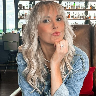 chesleytaylor24's profile picture. #Wellness with heart! 💗 Learn #wellness 🧘🏼‍♀️ and #nutrition 🍓 tips for #Hashimoto's to take back control of your happy 😃 life! We're in this #together! 💗