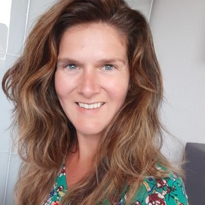 Dutchie / Tea-🦖 /🏎️fan / Pass on your smile / 🏕 / IET 💜 / POPtalk / SterkErStaan
*family time*