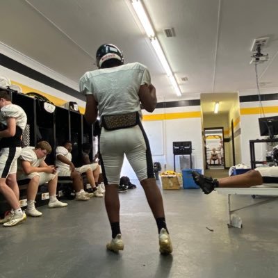 Shawnlett52's profile picture. 