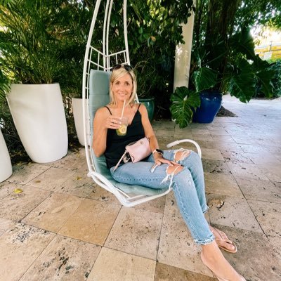 llitten's profile picture. 