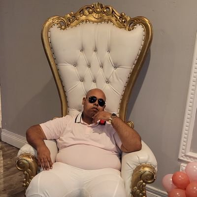 thick_uc's profile picture. Thick sexy papi Top 💯 where the bottoms who want this thick D🇩🇴🍆♋️💯😈😈😏👅🍑🤴🏽