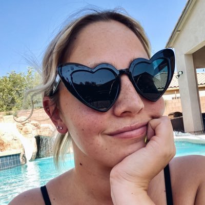 daisymoctezuma_'s profile picture. 🌈🦋🌼🌊🍾✨