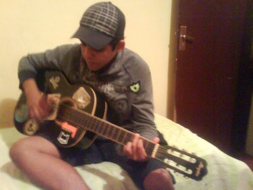 Acredito que cada um tem um sonho e se voce aprender a olhar para ele vai descobrir que ele esta muito perto ♫