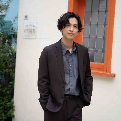 TRUSTAR所属/『劇場版 君と世界が終わる日に FAINAL』加地裕也役（1月26日公開） /映画『氷室蓮司』篠原将人役（4月12日公開）/ミュージカル『刀剣乱舞』〜陸奥一蓮〜三日月宗近役（公演期間:3月10日〜5月6日）