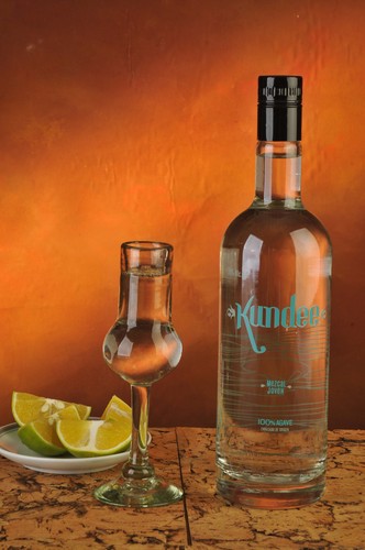 Mezcal Joven 100% de Agave Espadín. Kundee, tu estilo por siempre!! El MEJOR Mezcal de México!!