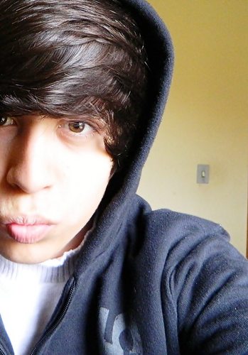 Twitter OFICIAL @AllexRoodrigues 

http://t.co/VRiBK7GeqZ