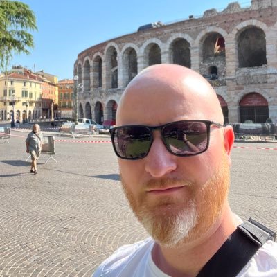 Managing Director at @pilot_agentur tweeting in English and German. The views expressed here are my own and not those of pilot!