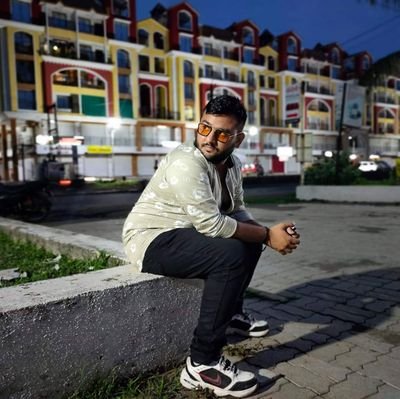 yashshah97950's profile picture. I am not believe in my luck
 but I believe in hardwork and not give up your dreams