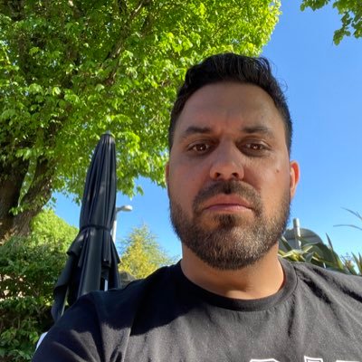 darenvallyon's profile picture. 