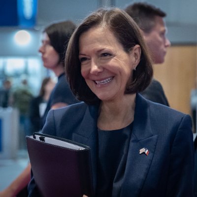 Ambassadrice des États-Unis en France et à Monaco. 🇺🇸🇫🇷🇲🇨
Mère de famille, amoureuse de la France, fan de jazz et passionnée par les enjeux climatiques.