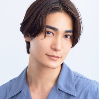 俳優起業家 × 美容男子 × 化粧品検定1級 30代♂の美容発信アカウント。レチノールファンデーション『TooB』を作りました↓↓↓