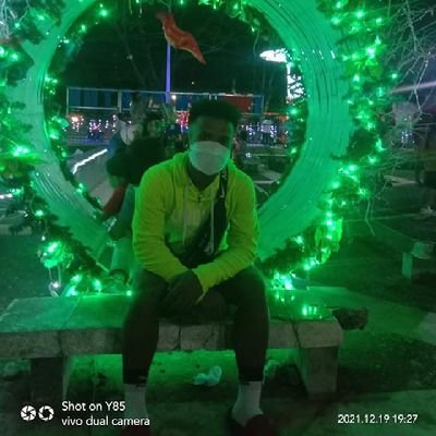 Katulad ng buwan aalis kadin pag dating ng araw, at katulad ng isang tula hindi pedeng ipilit kung hindi mag ka tugma