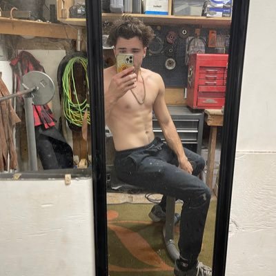 DamynDamn's profile picture. 22 ¥ No pressure, No diamonds