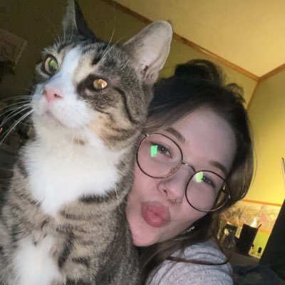 Chlo_Doggg's profile picture. 