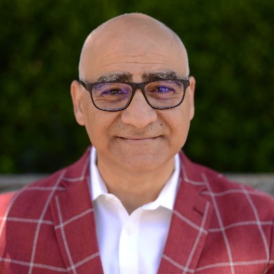 mhanhan's profile picture. Human Experience | Product Strategy & Execution | Design Strategy | MyTwitter is my own.