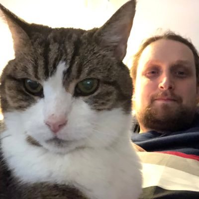 🏴 in 🇮🇪 Bookseller 📚 Infrequent Scorer 🏏 https://t.co/asxng3wMD0