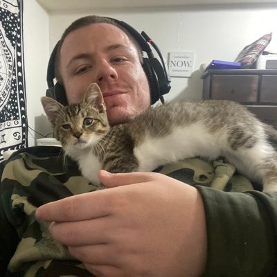 ADopeTable's profile picture. i play runescape sometimes 🤓