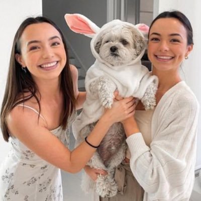 🎧|| she/her : merrell twins fanpage + fan since 08/20/17 + vvm noticed: 0x + roni noticed: 0x + nessa noticed: 0x 🤍🍣 #mtlive @merrelltwins
