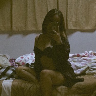 Chica caliente buscando complacer tus deseos 😘😈🤤.                 Horny and hot girl looking to please your wishes 😘😈🤤. 🔽Onlyfans🔽