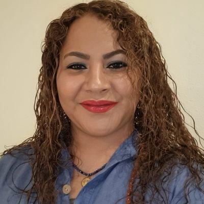 Consultora y asesora de belleza independiente Mary Kay. Antes me dedicaba a trabajar como Auxiliar de enfermería en geriatría por vocación.