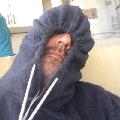 valderrax's profile picture. Soy temerario, perseguido, malpensado, retorcido. Estoy enfermo de humanidad, bebiendo luz de la oscuridad