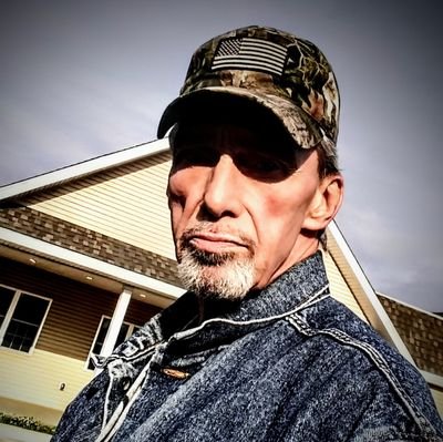 BoxOfBrokenToy1's profile picture. Going toe to toe with adversity.