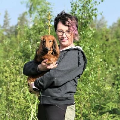 Dachshund mom and also a tree hugger 🌲
Love gardening, knitting and baking 💚