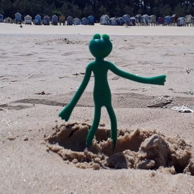 DonnaClarke81's profile picture. 🎧+📚+🫖=😌

🎶No challenge should be faced without a little charm and a lot of style🎶