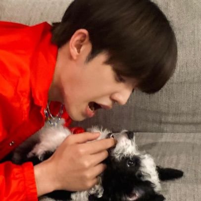 uuuuc0511's profile picture. #KDY: “you are the main character in your life”