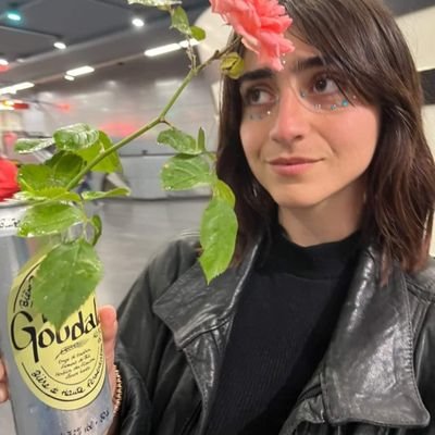 BertheBerthe_'s profile picture. (y)