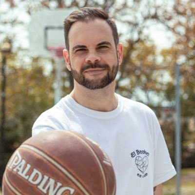 Youtuber 100% basket,Creador de la Asociación @basket_es_vida_ y de VIAJAR X BASKET. Papá de mellizos y esposo enamorado