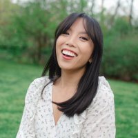 Elizabeth Lee - @EleeReads Twitter Profile Photo