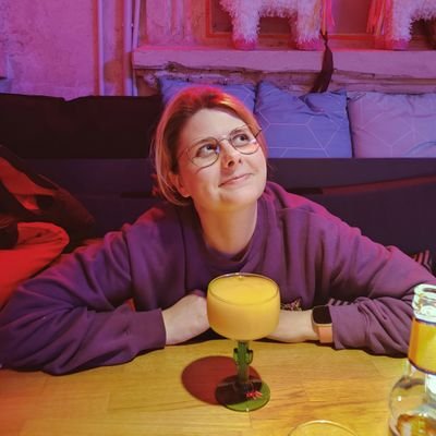 kapusht_a's profile picture. Ne ta Justė, kurią Googlinot //
35 but still like 18 // Miss Know It All