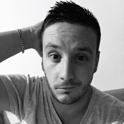 Streamer affilié sur @twitch , qui aime partager sa passion des jeux vidéos avec vous ! Si vous avez besoin de vous détendre et de rigoler, vous savez où aller!